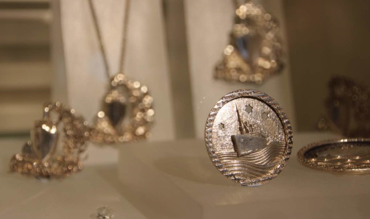 Jewellery in Titanic Belfast gift shop