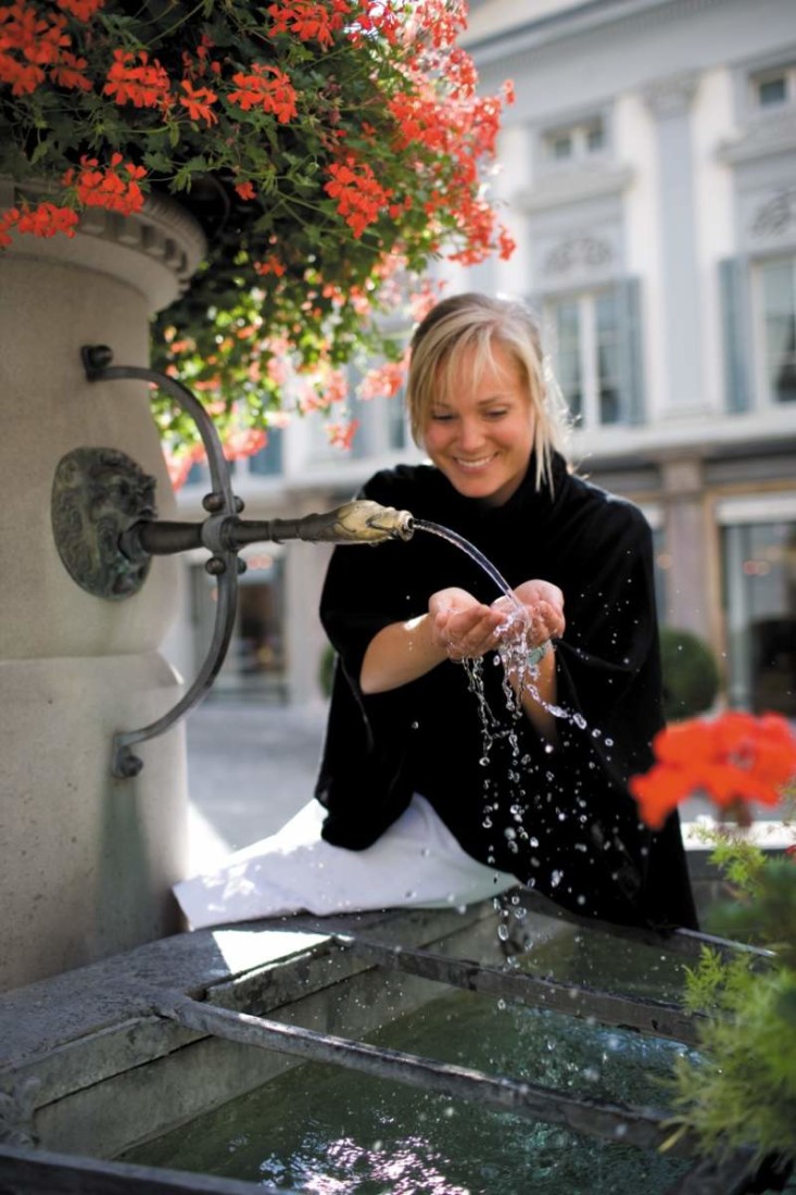 Most Water Fountains in Zurich share drinkable water, image courtesy City of Zurich 