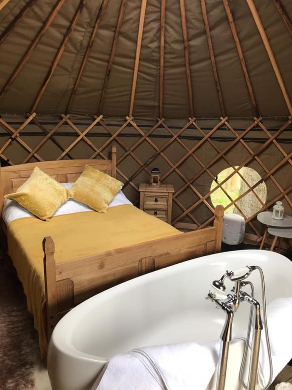 Camp Katur, Luna Stella glamping yurt with bathtub in Yorkshire
